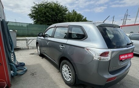 Mitsubishi Outlander III рестайлинг 3, 2013 год, 1 750 000 рублей, 4 фотография