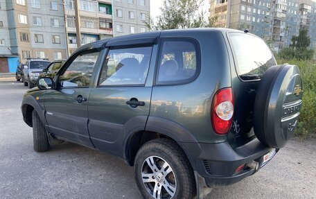 Chevrolet Niva I рестайлинг, 2010 год, 450 000 рублей, 3 фотография