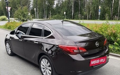 Opel Astra J, 2013 год, 1 200 000 рублей, 5 фотография