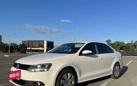 Volkswagen Jetta VI, 2014 год, 1 300 000 рублей, 2 фотография