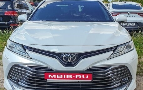 Toyota Camry, 2019 год, 3 490 000 рублей, 4 фотография