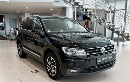 Volkswagen Tiguan II, 2018 год, 2 550 000 рублей, 3 фотография