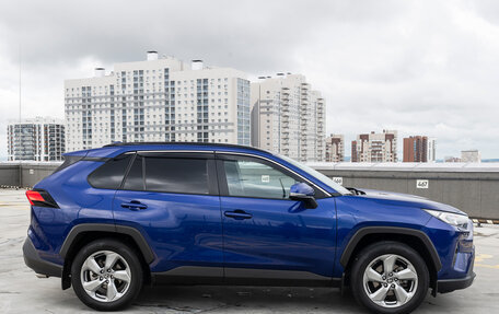 Toyota RAV4, 2021 год, 3 919 000 рублей, 4 фотография