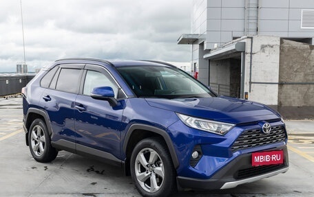 Toyota RAV4, 2021 год, 3 919 000 рублей, 3 фотография