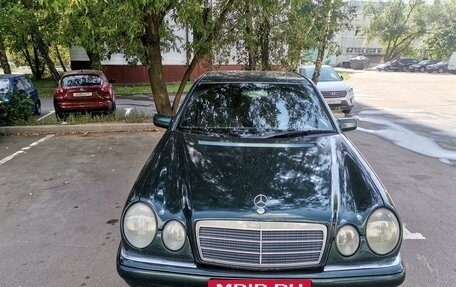 Mercedes-Benz E-Класс, 1996 год, 450 000 рублей, 3 фотография