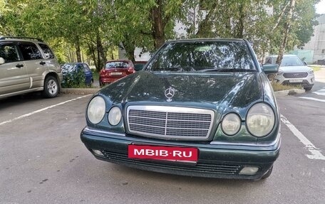 Mercedes-Benz E-Класс, 1996 год, 450 000 рублей, 4 фотография