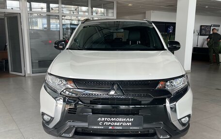 Mitsubishi Outlander III рестайлинг 3, 2021 год, 2 895 000 рублей, 2 фотография