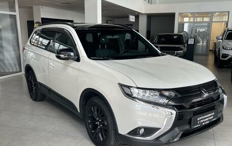 Mitsubishi Outlander III рестайлинг 3, 2021 год, 2 895 000 рублей, 3 фотография