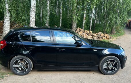 BMW 1 серия, 2010 год, 900 000 рублей, 3 фотография