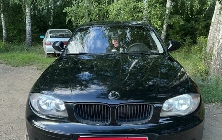 BMW 1 серия, 2010 год, 900 000 рублей, 2 фотография