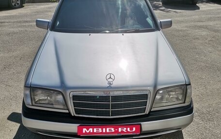 Mercedes-Benz C-Класс, 1995 год, 395 000 рублей, 2 фотография