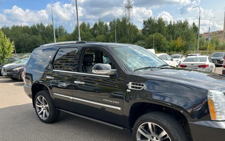 Cadillac Escalade III, 2011 год, 2 770 000 рублей, 2 фотография