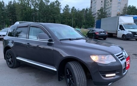 Volkswagen Touareg III, 2007 год, 1 380 000 рублей, 2 фотография