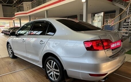 Volkswagen Jetta VI, 2011 год, 849 000 рублей, 3 фотография