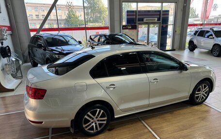 Volkswagen Jetta VI, 2011 год, 849 000 рублей, 6 фотография