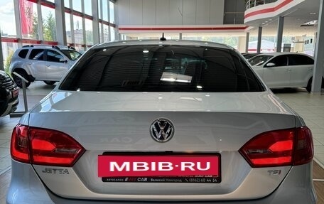 Volkswagen Jetta VI, 2011 год, 849 000 рублей, 4 фотография