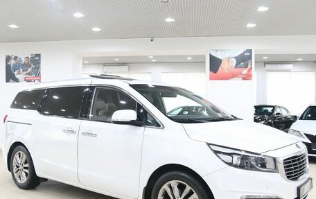 KIA Carnival III, 2016 год, 2 549 000 рублей, 2 фотография