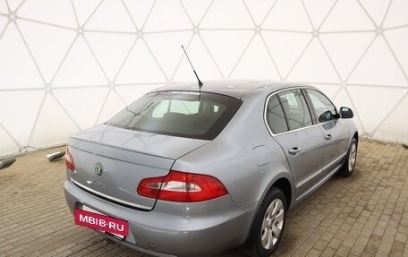 Skoda Superb III рестайлинг, 2009 год, 1 020 000 рублей, 2 фотография