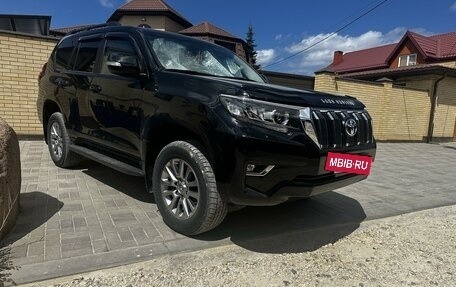 Toyota Land Cruiser Prado 150 рестайлинг 2, 2021 год, 6 500 000 рублей, 3 фотография