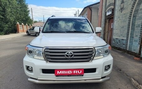 Toyota Land Cruiser 200, 2014 год, 4 200 000 рублей, 2 фотография