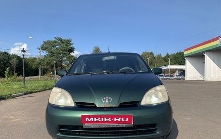 Toyota Prius IV XW50, 2001 год, 380 000 рублей, 4 фотография