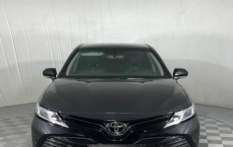 Toyota Camry, 2018 год, 2 590 000 рублей, 2 фотография