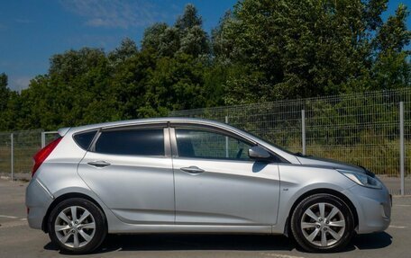 Hyundai Solaris II рестайлинг, 2013 год, 820 000 рублей, 4 фотография