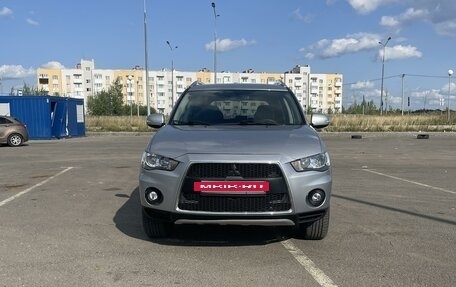 Mitsubishi Outlander III рестайлинг 3, 2009 год, 1 400 000 рублей, 2 фотография