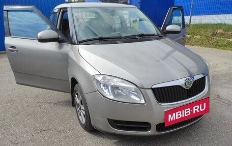 Skoda Fabia II, 2009 год, 550 000 рублей, 2 фотография