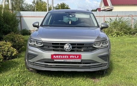 Volkswagen Tiguan II, 2021 год, 4 500 000 рублей, 3 фотография