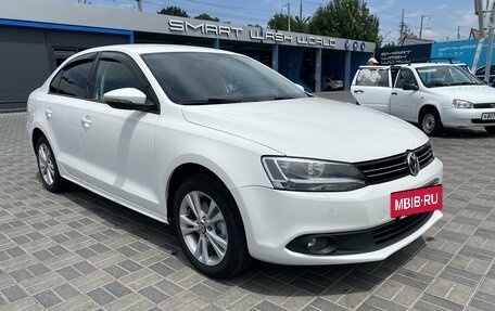 Volkswagen Jetta VI, 2013 год, 1 150 000 рублей, 3 фотография