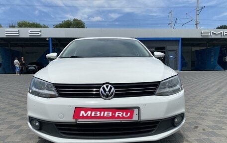 Volkswagen Jetta VI, 2013 год, 1 150 000 рублей, 2 фотография