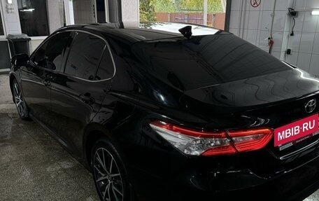 Toyota Camry, 2021 год, 3 200 000 рублей, 4 фотография