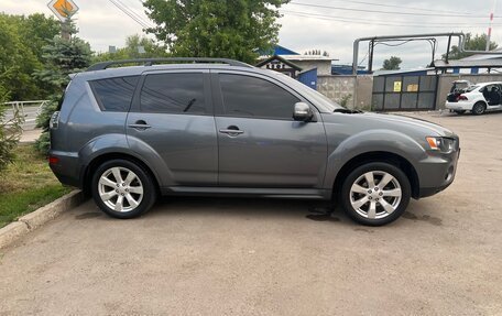 Mitsubishi Outlander III рестайлинг 3, 2011 год, 1 600 000 рублей, 3 фотография