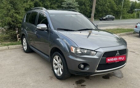 Mitsubishi Outlander III рестайлинг 3, 2011 год, 1 600 000 рублей, 2 фотография