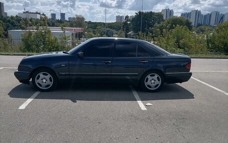 Mercedes-Benz E-Класс, 1998 год, 680 000 рублей, 3 фотография