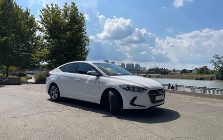 Hyundai Elantra VI рестайлинг, 2016 год, 1 850 000 рублей, 3 фотография