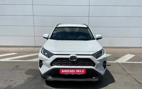 Toyota RAV4, 2020 год, 3 990 000 рублей, 2 фотография