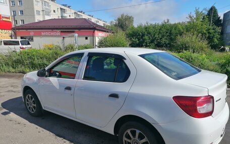 Renault Logan II, 2016 год, 835 000 рублей, 2 фотография