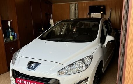 Peugeot 308 II, 2011 год, 1 100 000 рублей, 2 фотография