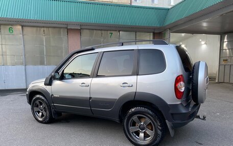 Chevrolet Niva I рестайлинг, 2018 год, 920 000 рублей, 3 фотография