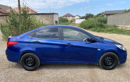 Hyundai Solaris II рестайлинг, 2011 год, 590 000 рублей, 4 фотография