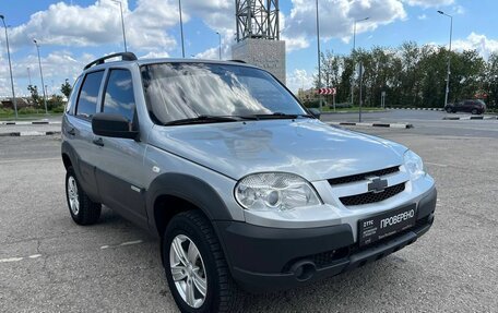 Chevrolet Niva I рестайлинг, 2014 год, 713 800 рублей, 2 фотография