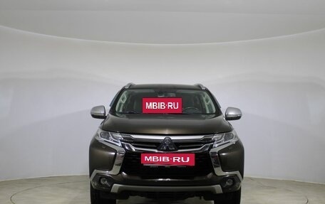 Mitsubishi Pajero Sport III рестайлинг, 2017 год, 2 890 000 рублей, 2 фотография