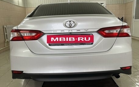 Toyota Camry, 2018 год, 2 650 000 рублей, 4 фотография