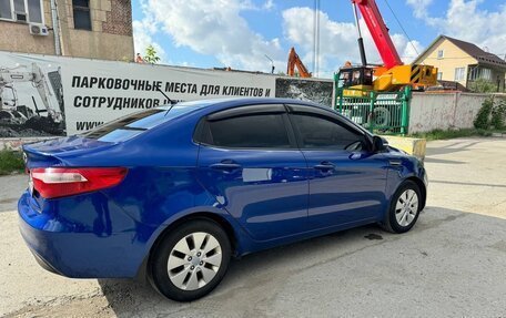 KIA Rio III рестайлинг, 2013 год, 900 000 рублей, 2 фотография