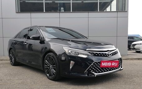 Toyota Camry, 2017 год, 2 600 000 рублей, 3 фотография