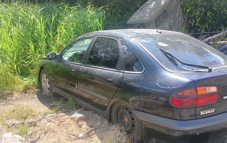 Renault Laguna II, 1999 год, 60 000 рублей, 1 фотография