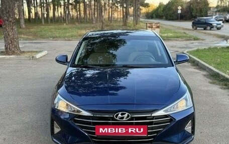 Hyundai Elantra, 2020 год, 1 850 000 рублей, 2 фотография