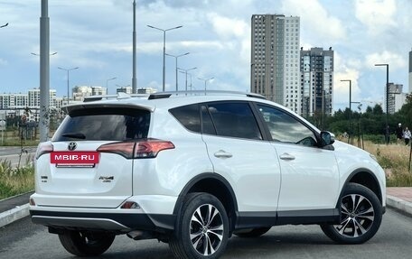 Toyota RAV4, 2018 год, 2 690 000 рублей, 7 фотография